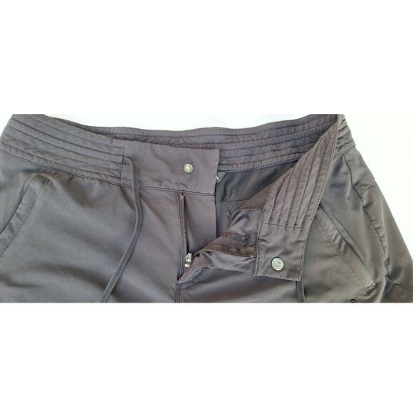 ATHLETA Trekkie Outdoor Utility Hiking Short BLACK 305514 Size 8 Zip Pockets - Picture 4 of 11